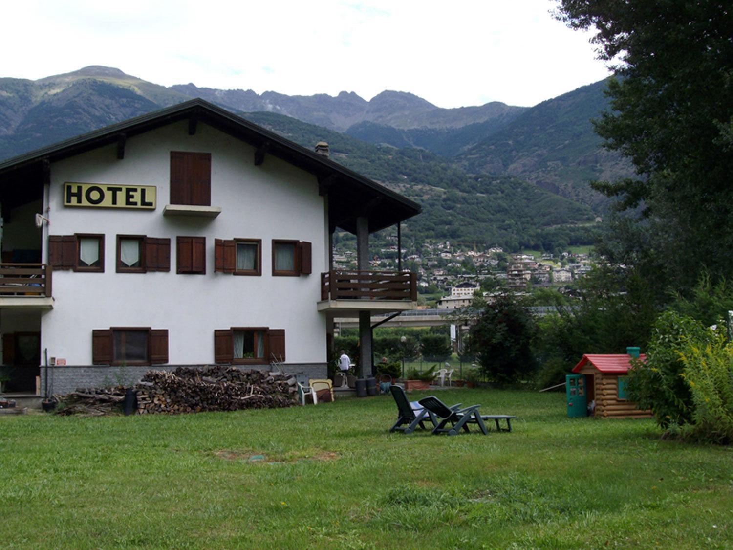 Hotel Petit Foyer Pollein Luaran gambar